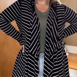 B&W Stripped Flowy Cardigan w/Hood